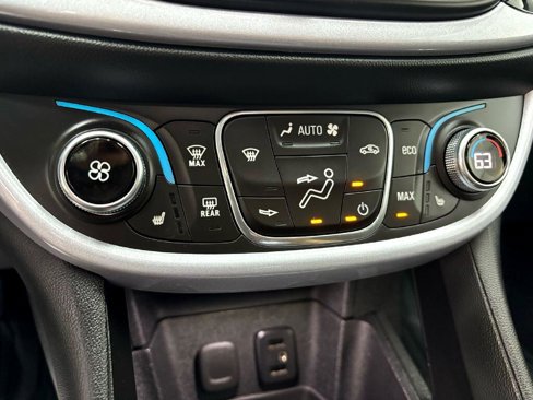 Used 2017 Chevrolet Volt LT w/ Comfort Package image 26