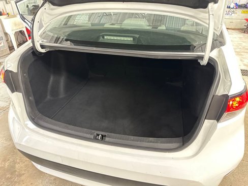 Used 2021 Toyota Corolla LE image 21