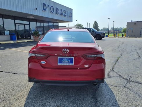Used 2023 Toyota Camry XLE image 4