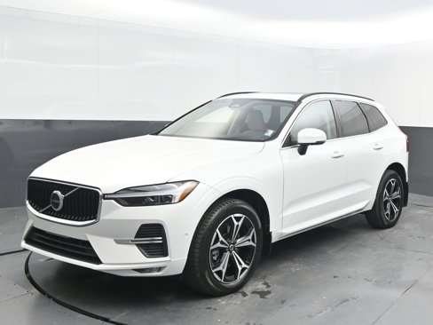 Certified 2022 Volvo XC60 B5 Momentum w/ Advanced Package image 3