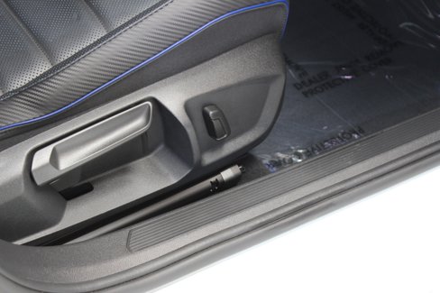 Used 2022 Volkswagen Golf R image 45