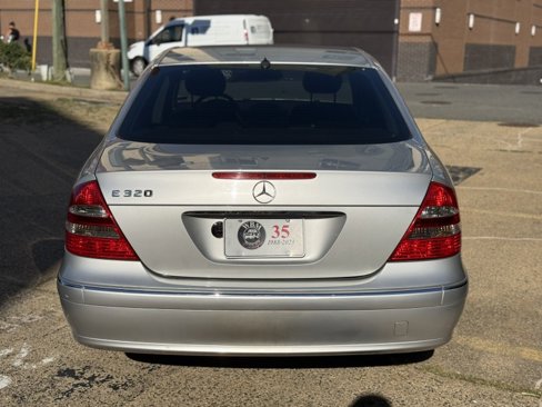 Used 2004 Mercedes-Benz E 320 Sedan image 9