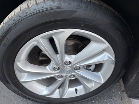 Certified 2022 Buick Encore GX Preferred w/ Cold Weather Comfort Package image 2