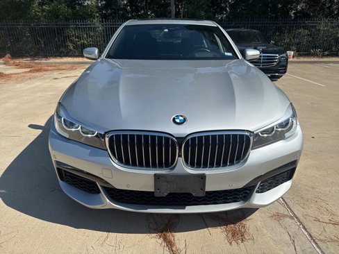 Used 2019 BMW 740i w/ Executive Package image 2