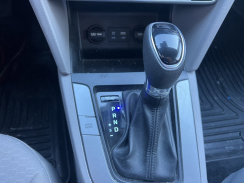 Used 2019 Hyundai Elantra SEL image 26
