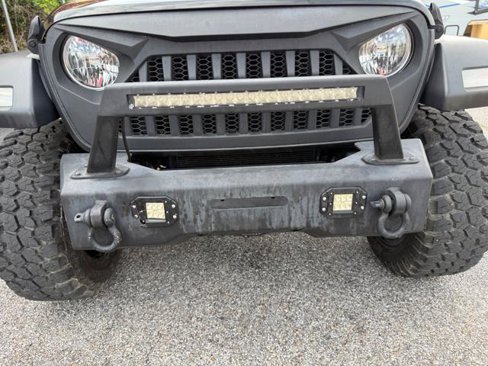 Used 2021 Jeep Gladiator Sport image 19