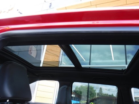 Used 2022 Jeep Compass Limited w/ (RED) Package image 16