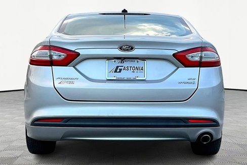Used 2015 Ford Fusion SE image 6