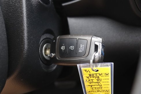 Certified 2022 Hyundai Venue SE image 19
