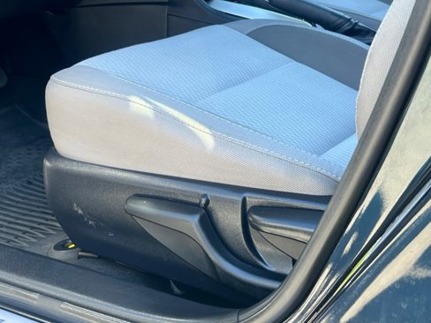 Used 2018 Toyota Corolla LE image 18