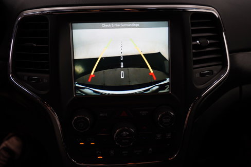 Used 2018 Jeep Grand Cherokee Altitude image 22