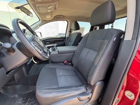 Used 2017 Nissan Titan SV image 26