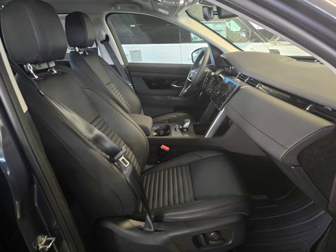 Certified 2025 Land Rover Discovery Sport S image 8