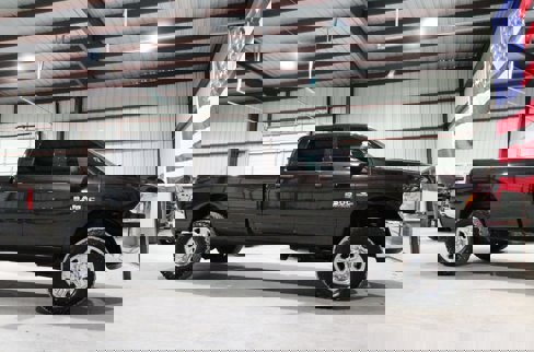 Used 2017 RAM 2500 Tradesman w/ Chrome Appearance Group image 15