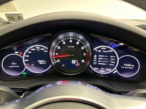 Used 2022 Porsche Cayenne image 19