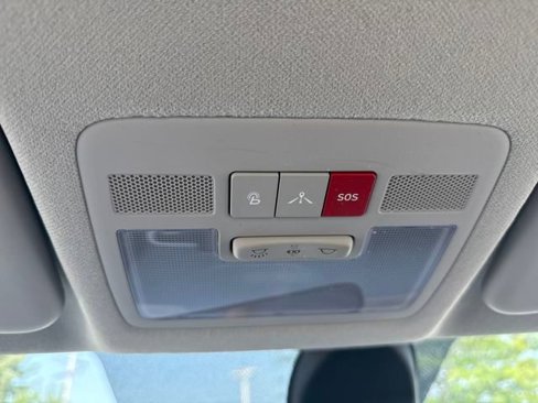 Certified 2022 Hyundai Venue Limited image 25