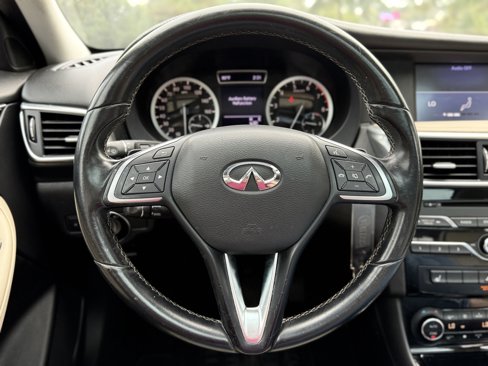 Used 2018 INFINITI QX30 image 24