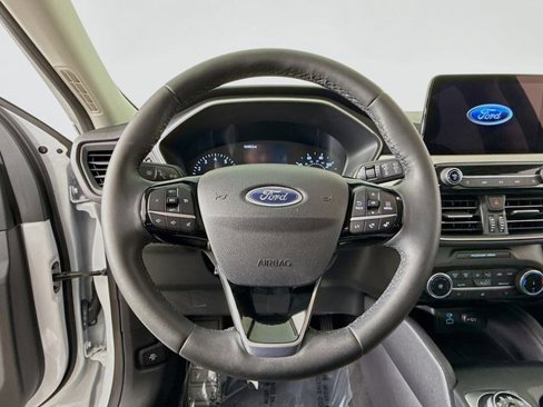 Used 2022 Ford Escape SE w/ Cold Weather Package image 11