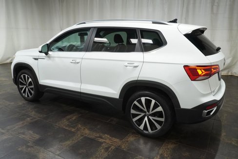 Used 2022 Volkswagen Taos SE image 3