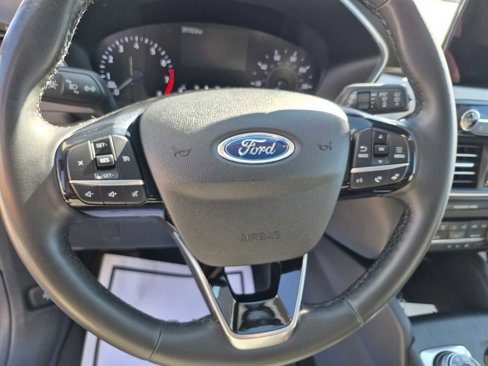 Used 2021 Ford Escape SE w/ SE Sport Appearance Package image 16
