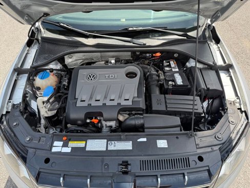 Used 2013 Volkswagen Passat TDI SE image 49