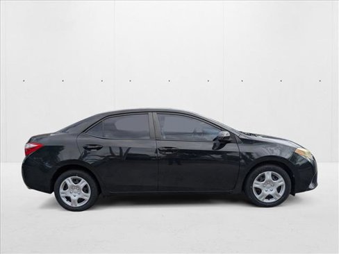 Used 2016 Toyota Corolla LE image 2