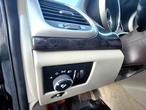 Used 2012 Jeep Grand Cherokee Laredo image 11