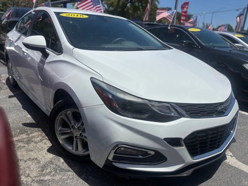 Used 2018 Chevrolet Cruze LT w/ RS Package image 2