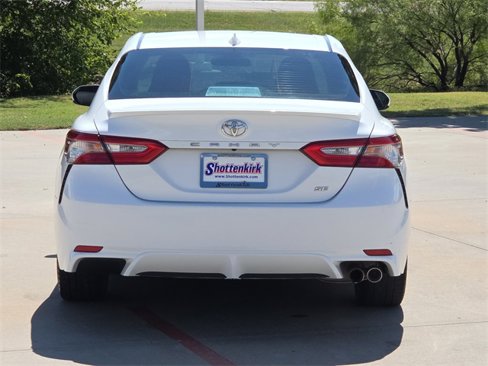 Used 2019 Toyota Camry SE image 7