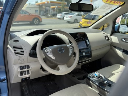 Used 2011 Nissan Leaf SL image 15