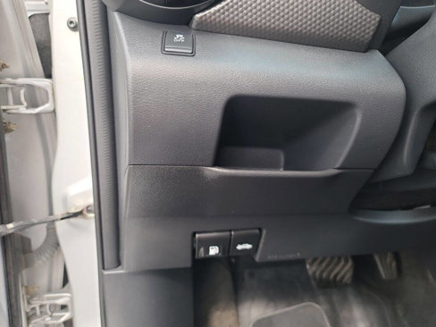 Used 2019 Nissan Kicks SV image 21