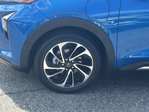 Used 2022 Chevrolet Bolt EUV Premier w/ Sun & Sound Package image 8