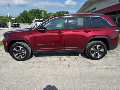 Used 2023 Jeep Grand Cherokee 4WD 4xe image 12