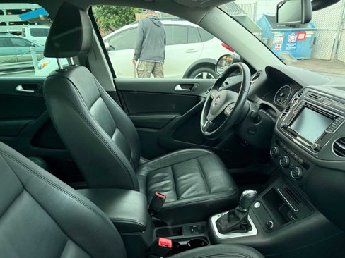 Used 2016 Volkswagen Tiguan SEL image 6