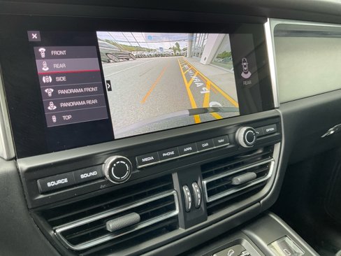 Used 2020 Porsche Macan Turbo image 19