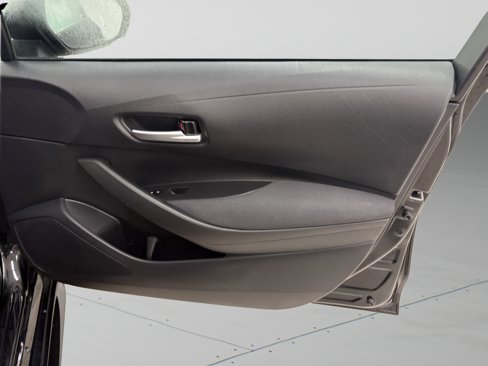 Used 2021 Toyota Corolla LE image 25