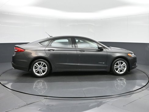 Used 2018 Ford Fusion S image 8