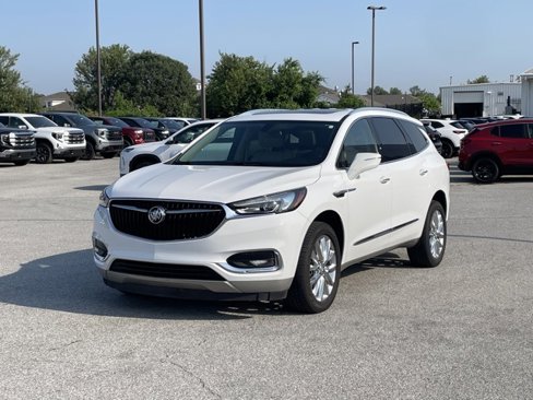 Used 2021 Buick Enclave Essence w/ Sound and Sites Package image 3