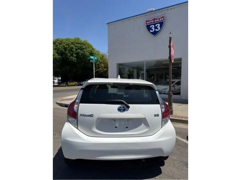 Used 2016 Toyota Prius C Two image 9