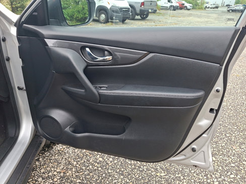Used 2020 Nissan Rogue S w/ Special Edition Package image 10