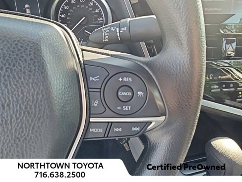 Used 2022 Toyota Camry LE image 9