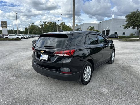 Used 2024 Chevrolet Equinox LS image 4