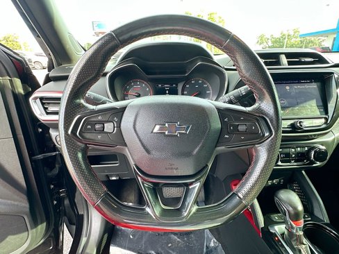 Used 2021 Chevrolet TrailBlazer RS w/ Sun and Liftgate Package image 12