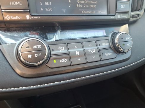 Used 2015 Toyota RAV4 Limited image 19