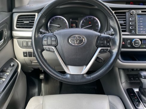 Used 2018 Toyota Highlander Limited image 6