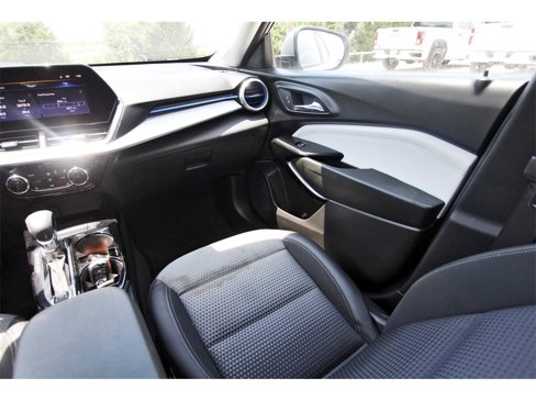 Used 2024 Chevrolet Trax LT w/ Driver Confidence Package image 12