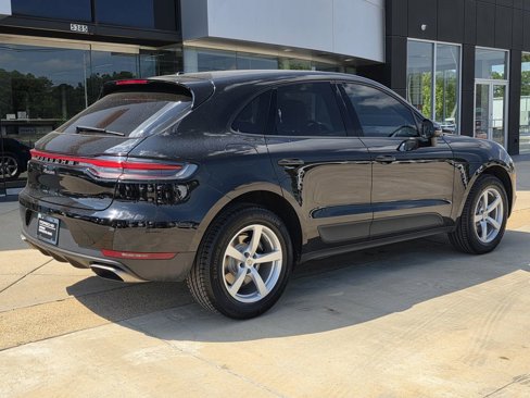 Certified 2021 Porsche Macan image 9