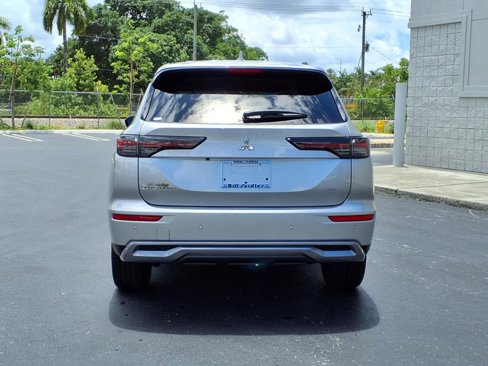 New 2025 Mitsubishi Outlander SE image 4