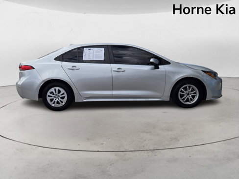 Used 2022 Toyota Corolla LE image 3