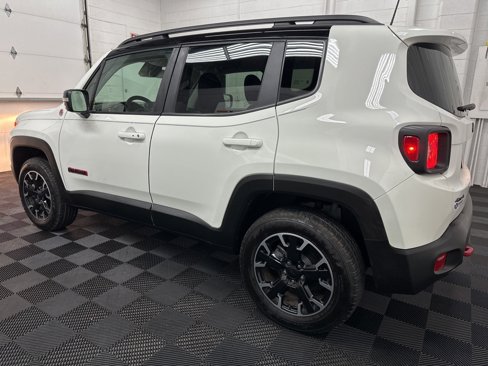 Used 2023 Jeep Renegade Trailhawk image 7